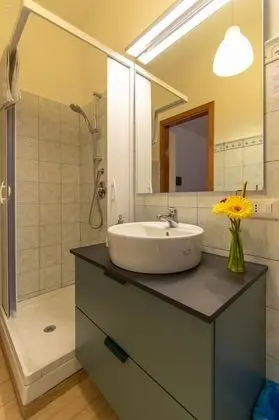 Üç Kişilik Oda (Blu)