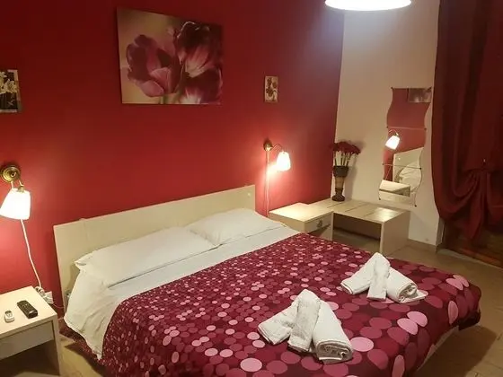 Üç Kişilik Oda (Rosso)