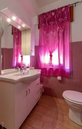 Üç Kişilik Oda (Rosso)