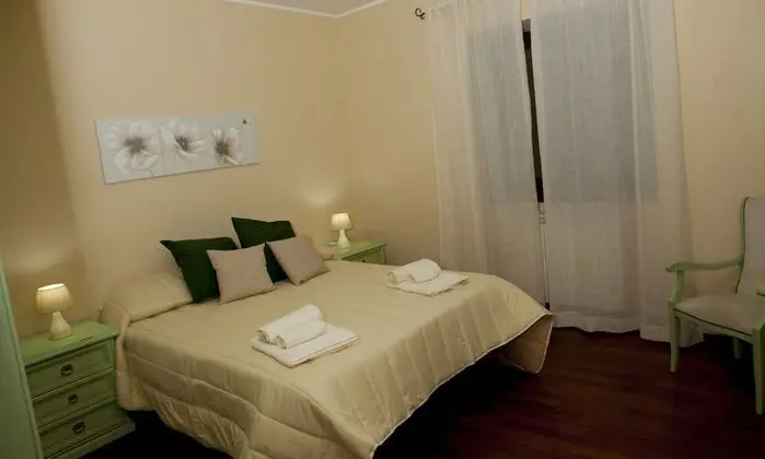 Tek Büyük Yataklı Oda, Bağlantılı Odalar