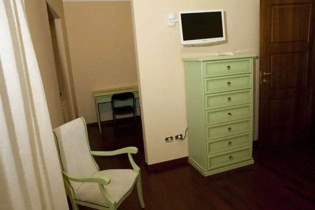 Tek Büyük Yataklı Oda, Bağlantılı Odalar