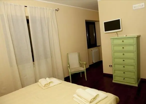 Tek Büyük Yataklı Oda, Bağlantılı Odalar