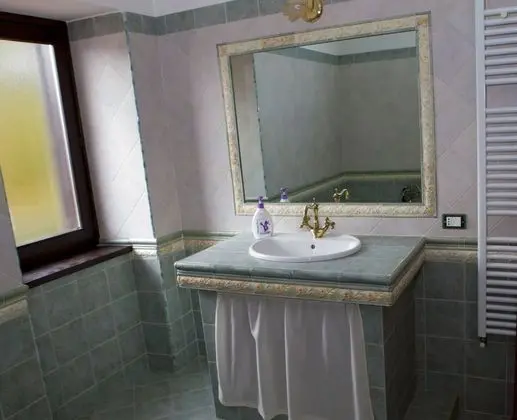 Tek Büyük Yataklı Oda, Bağlantılı Odalar