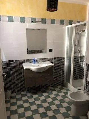 Tek Büyük Yataklı Oda, Banyolu/Duşlu