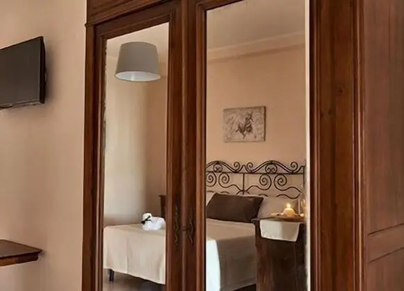 Büyük Yataklı Tek Kişilik Oda