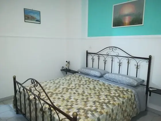 Basic Tek Büyük Yataklı Oda