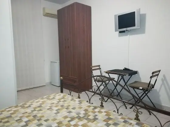 Basic Tek Büyük Yataklı Oda