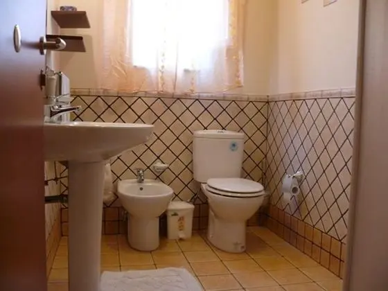 Economy Üç Kişilik Oda, 1 Yatak Odası, Sigara İçilmez, Banyolu/Duşlu