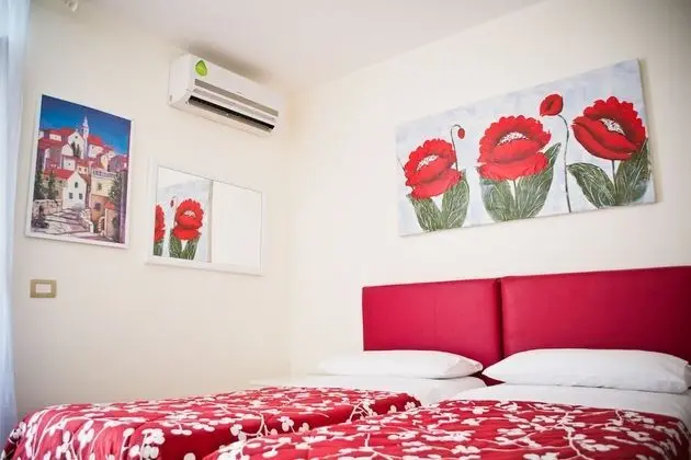 Oda, 2 Tek Kişilik Yatak