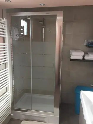 Üç Kişilik Oda