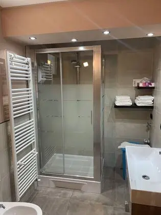 Üç Kişilik Oda