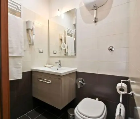 Deluxe Tek Büyük Yataklı Oda (2)