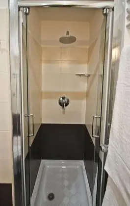 Deluxe Tek Büyük Yataklı Oda (2)