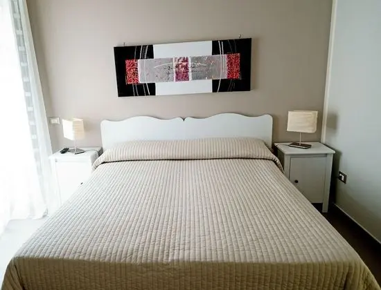 Comfort Tek Büyük Yataklı Oda