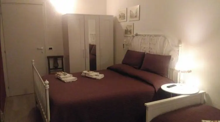 Üç Kişilik Oda, Ortak Banyo