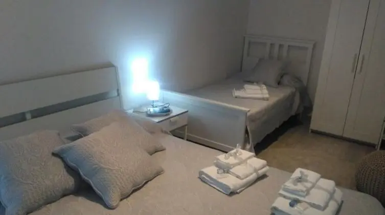 Üç Kişilik Oda, Ortak Banyo