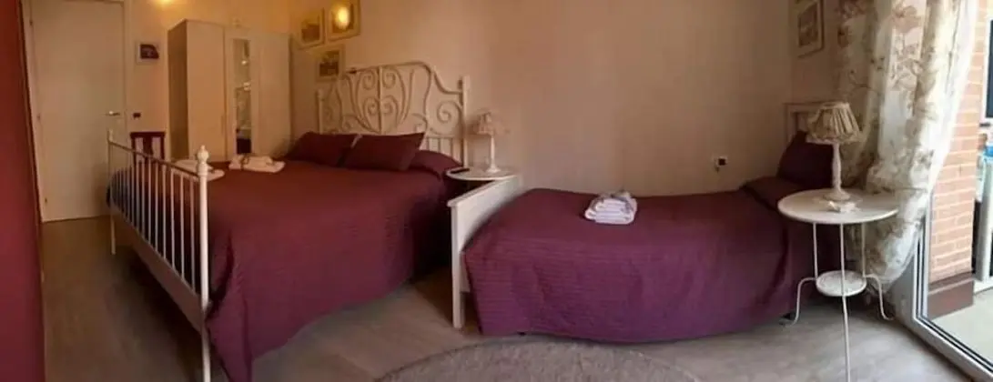 Üç Kişilik Oda, Ortak Banyo