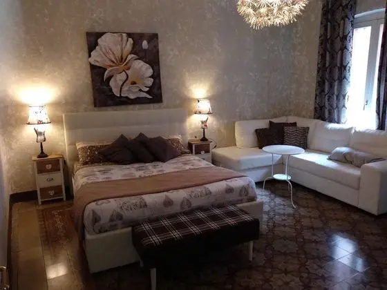 Tek Büyük Yataklı Oda, Ortak Banyo