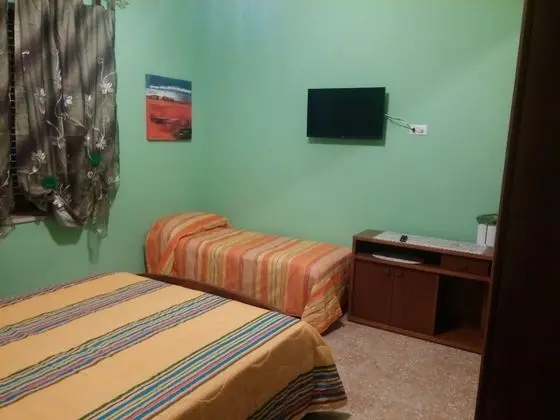 Üç Kişilik Oda