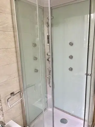 Tek Büyük veya İki Ayrı Yataklı Oda, Birden Çok Yatak, Sigara İçilmez
