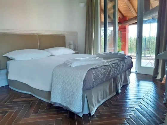 Traditional Tek Büyük veya İki Ayrı Yataklı Oda, Balkon, Bahçe Manzaralı