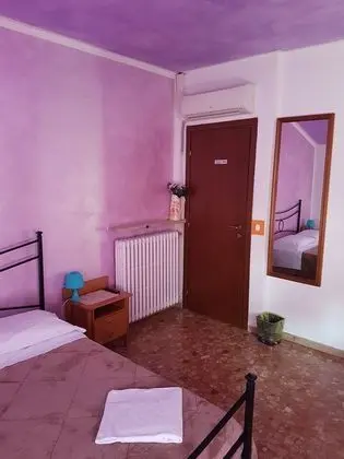 Tek Büyük Yataklı Oda, Ortak Banyo