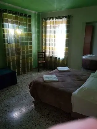 Tek Büyük Yataklı Oda, Ortak Banyo