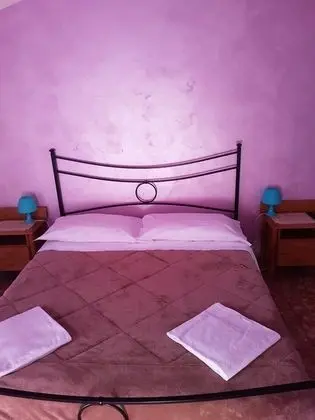 Tek Büyük Yataklı Oda, Ortak Banyo