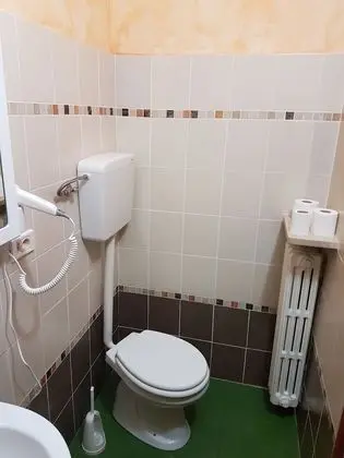 Tek Büyük Yataklı Oda, Ortak Banyo