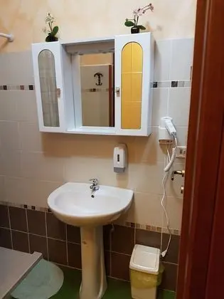 Tek Büyük Yataklı Oda, Ortak Banyo