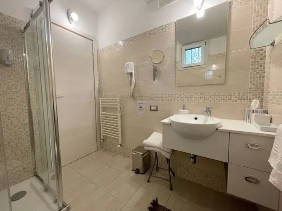 Comfort Tek Büyük Yataklı Oda