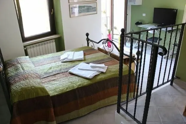 Tek Büyük Yataklı Oda, Tepe Manzaralı