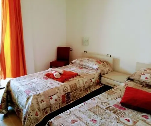 Tek Büyük veya İki Ayrı Yataklı Oda, Dağ Manzaralı