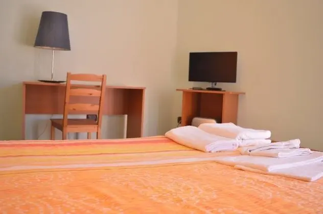 Büyük Yataklı Tek Kişilik Oda