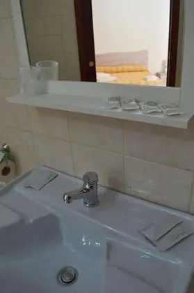 Büyük Yataklı Tek Kişilik Oda