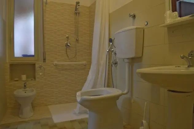 Büyük Yataklı Tek Kişilik Oda