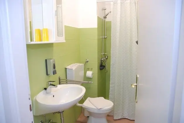 Tek Büyük veya İki Ayrı Yataklı Oda