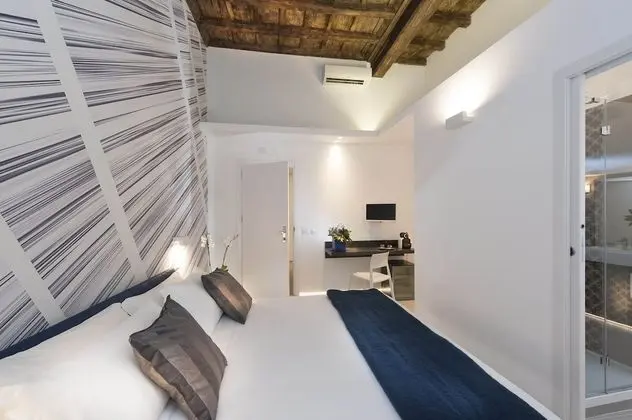 Classic Tek Büyük Yataklı Oda