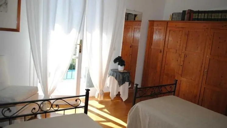 Üç Kişilik Oda