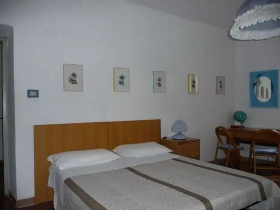 Tek Büyük veya İki Ayrı Yataklı Oda, 3 Tek Kişilik Yatak