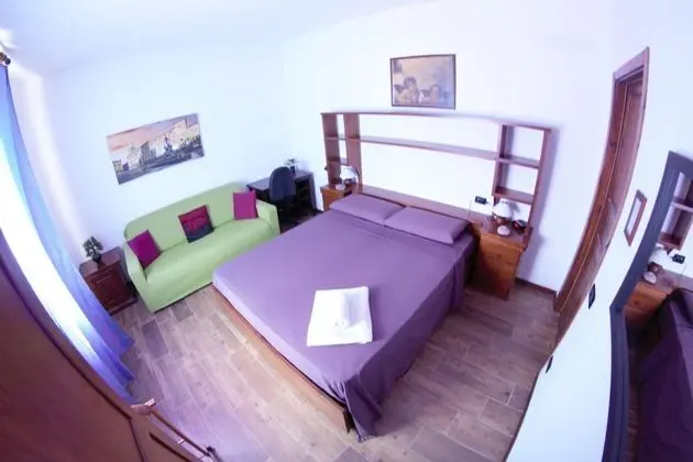 Comfort Tek Büyük Yataklı Oda, Birden Çok Yatak, Ortak Banyo, Bahçe Manzaralı