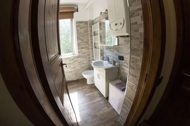 Comfort Tek Büyük Yataklı Oda, Birden Çok Yatak, Ortak Banyo, Bahçe Manzaralı