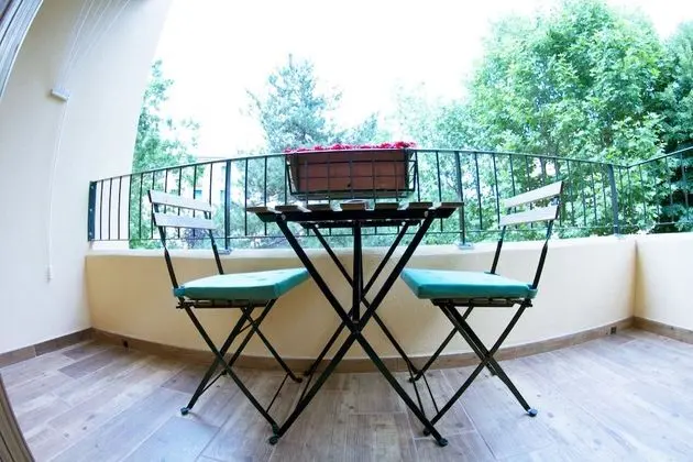 Deluxe Tek Büyük Yataklı Oda, 1 Büyük (Queen) Boy Yatak, Ortak Banyo, Bahçe Manzaralı