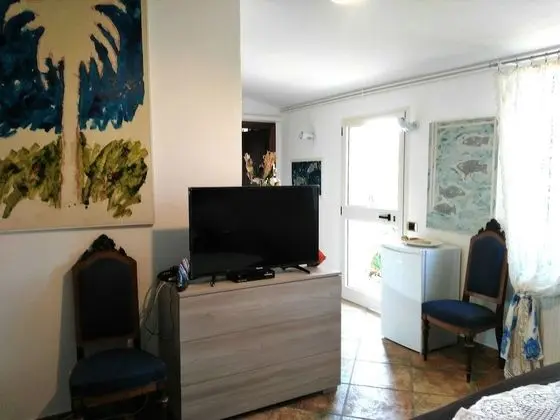 Comfort Tek Büyük Yataklı Oda, Özel Banyo, Bahçe Manzaralı