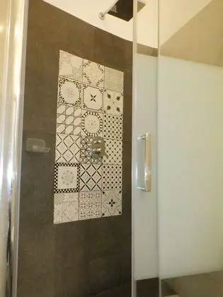 Deluxe Dört Kişilik Oda, Banyolu/Duşlu