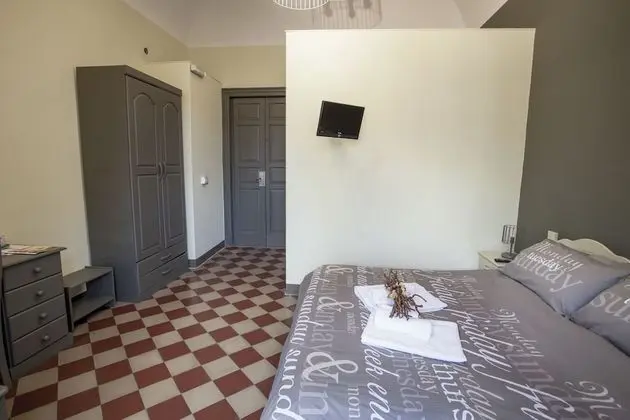 Büyük Yataklı Tek Kişilik Oda