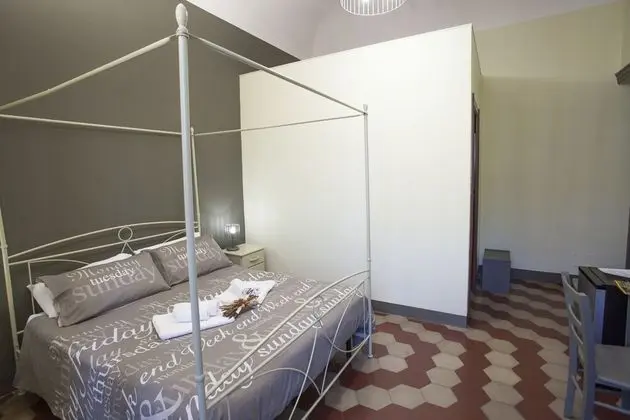 Classic Tek Büyük Yataklı Oda