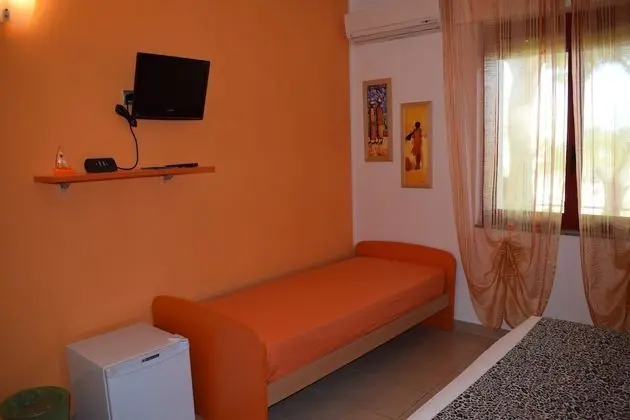 Üç Kişilik Oda, Bahçe Manzaralı