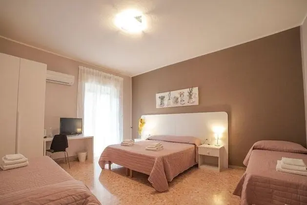 Dört Kişilik Oda, 1 Yatak Odası, Özel Banyo (Ortigia)