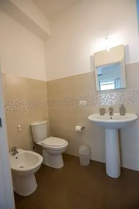 Tek Büyük veya İki Ayrı Yataklı Oda, 1 Yatak Odası, Ortak Banyo (Tike)